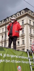 Axel Magnus bei seiner Rede auf dem 7. Weltklimastreik in Wien